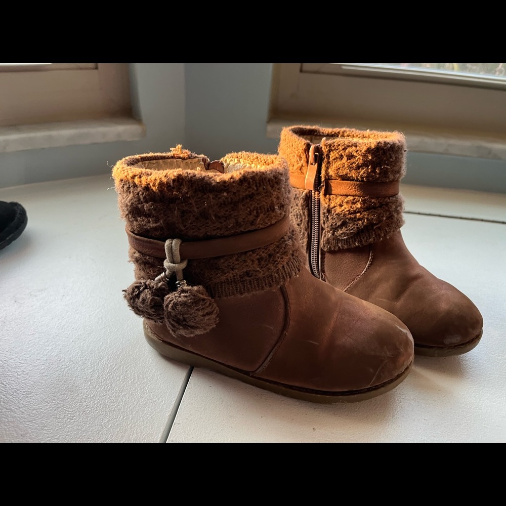 Girls boots